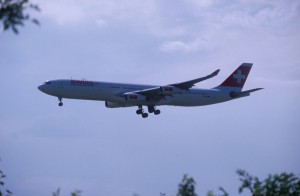 airplane-landing-b5w