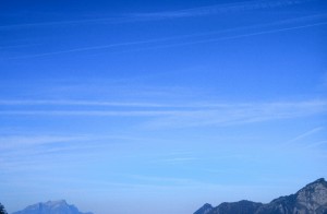 contrails-c5h3