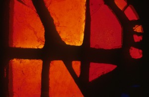 red-glass-g7k4