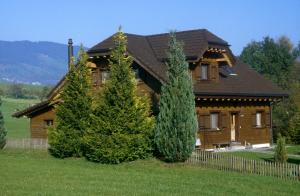 house-trees-e8m1