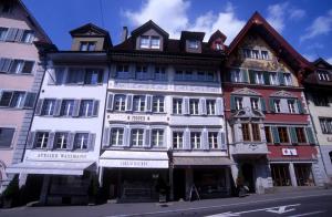 old-houses-6tg1